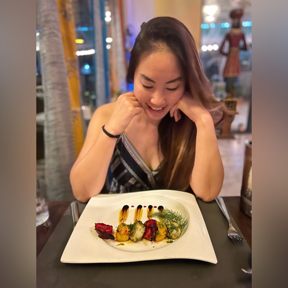 Meet Your Posher - Picture 1 of 4